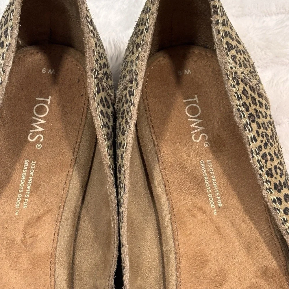 TOMS Leopard Cheetah Animal Print Slip On Flats Shoes Womens Size 9